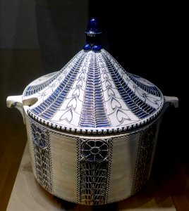 Kitchen container by Albin Muller, 1908-1912, earthenware - Museum Künstlerkolonie Darmstadt - Mathildenhöhe - Darmstadt, Germany - DSC06127