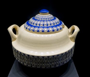 Kitchen container by Albin Muller, 1908-1912, earthenware - Museum Künstlerkolonie Darmstadt - Mathildenhöhe - Darmstadt, Germany - DSC06131
