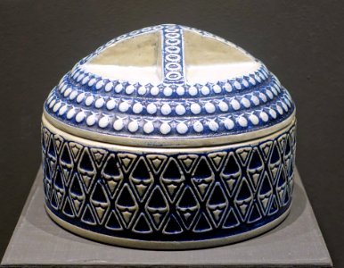 Kitchen container by Albin Muller, 1908-1912, earthenware - Museum Künstlerkolonie Darmstadt - Mathildenhöhe - Darmstadt, Germany - DSC06113
