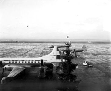 Kerststemming op Schiphol, Bestanddeelnr 907-5088