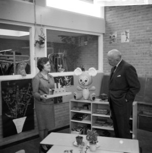 Kleuterscholen, openingen, Koets, P., Bestanddeelnr 918-2985