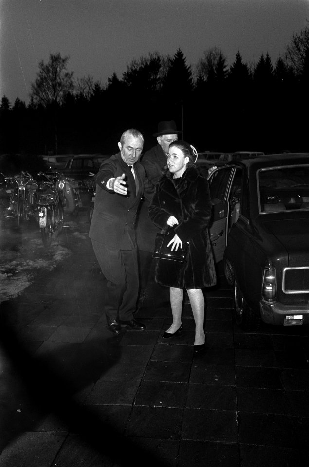 Kerstviering koninklijke familie op Soestdijk. Christina, Bestanddeelnr 923-1043