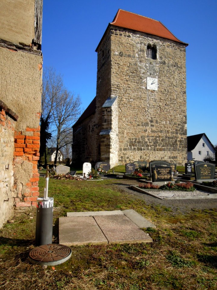 Kleingörschener Kirche (Blick von Nordwest) 2015