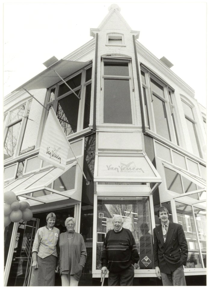 Kleverparkweg bakkerij van Vessem, NL-HlmNHA 54037306