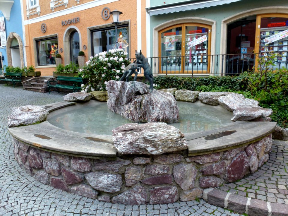 Kitzbuehel-Vorderstadt4-Brunnen