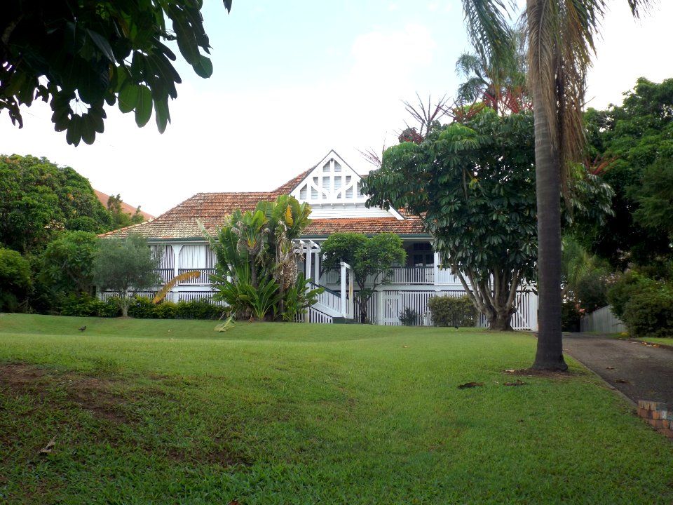 Kitawah and front lawn