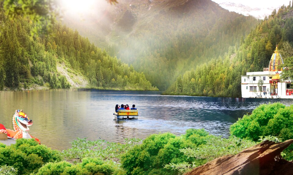 Fun holiday boating