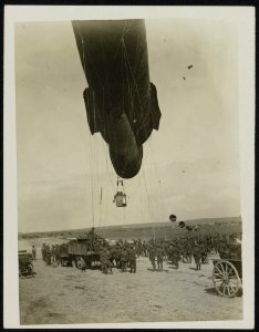 Kite balloon ascending 10716, Bestanddeelnr 158-0194