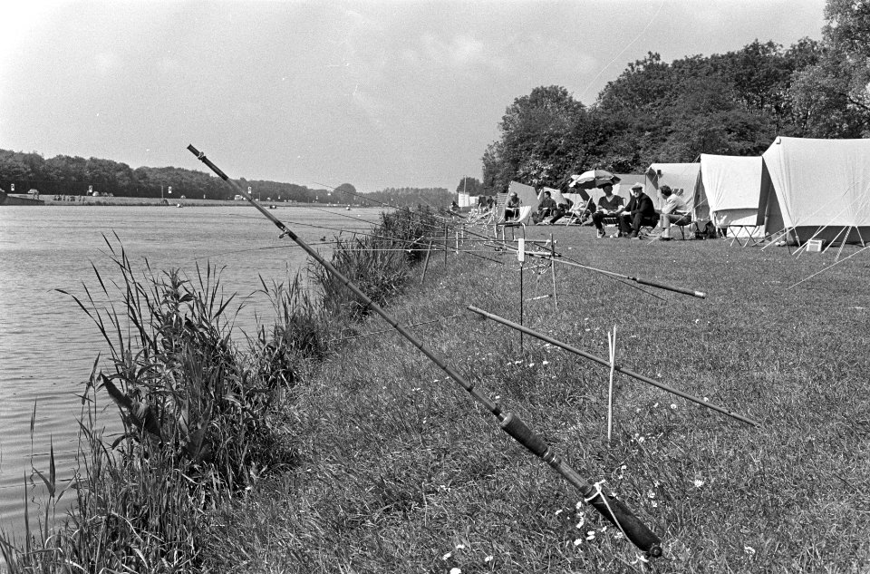 Klaar voor de start, alles staat gereed op de Bosbaan (visseizoen), Bestanddeelnr 919-2010
