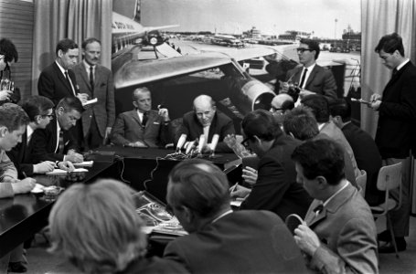 KLM-employe terug uit Moskou, Bestanddeelnr 920-2845