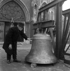 Klokken luiden, Bestanddeelnr 901-9692