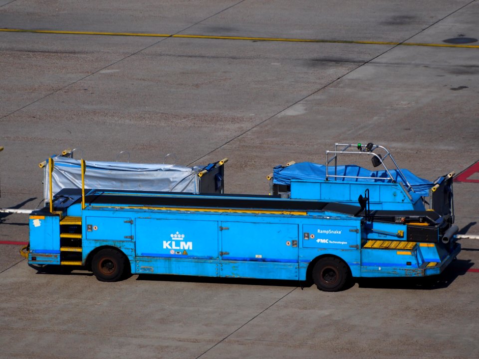 KLM Rampsnake vehicle