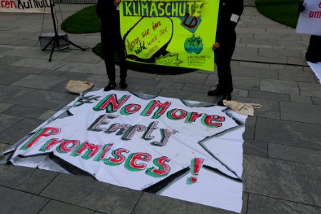 Klimaschutzgesetz human chain Berlin 2021-05-12 35