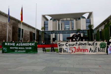 Klimaschutzgesetz human chain Berlin 2021-05-12 98