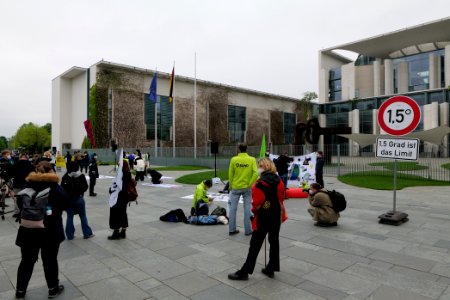 Klimaschutzgesetz human chain Berlin 2021-05-12 13