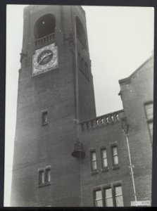 Klok van de toren van de Beurs van Berlage, in de Tweede Wereldoorlog door de Du, Bestanddeelnr 120-0996