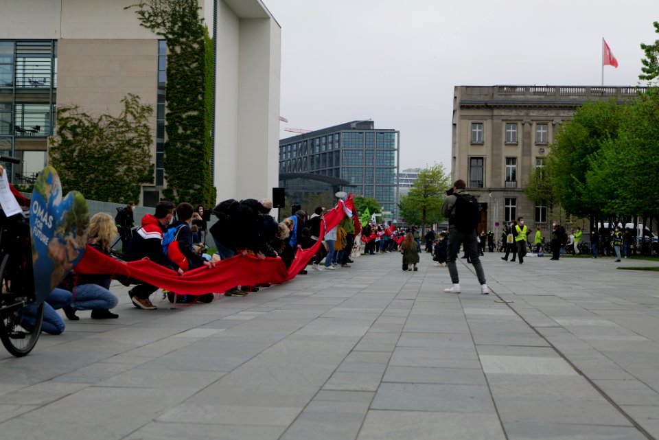 Klimaschutzgesetz human chain Berlin 2021-05-12 72