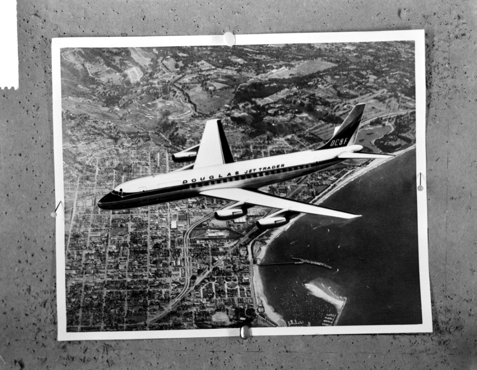 KLM krijgt twee DC 8 , hier in vogelvlucht, Bestanddeelnr 915-1408