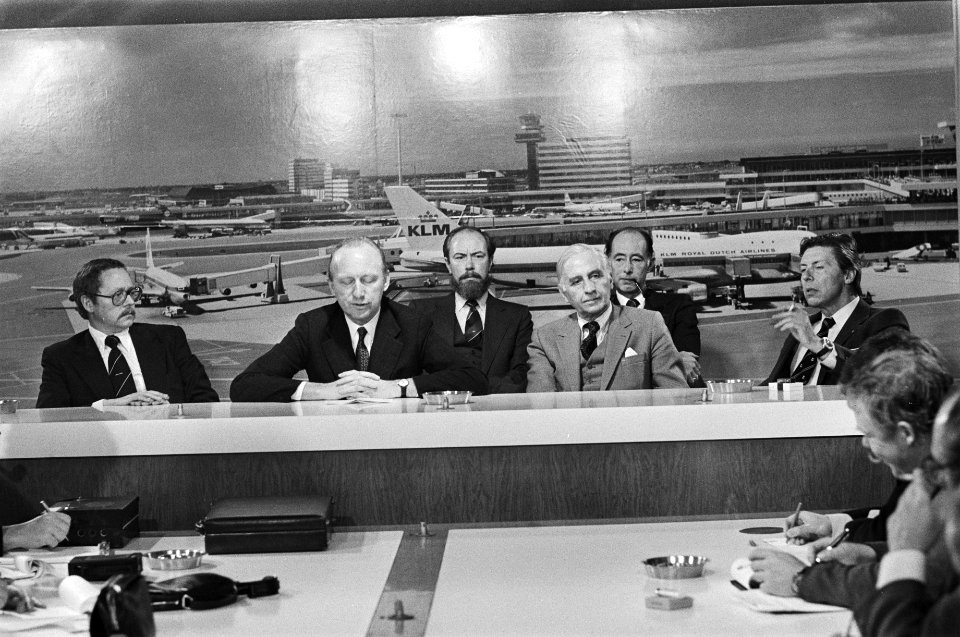 KLM-luchtvaartdelegatie terug uit Moskou na overleg Troost (RLD), Zwanenberg (R, Bestanddeelnr 928-9043