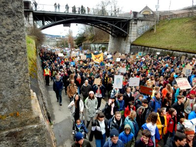 Klimastreikdemo Bern Kornhausbrücke