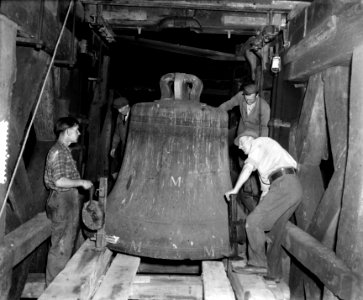 Klok uit Haagse Toren losgemaakt, Bestanddeelnr 904-7617