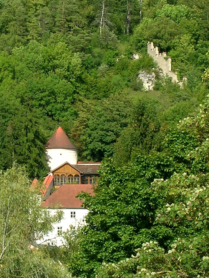 Kloster St. Walburg -Rundturm und Gartenmauer