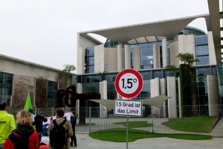 Klimaschutzgesetz human chain Berlin 2021-05-12 12