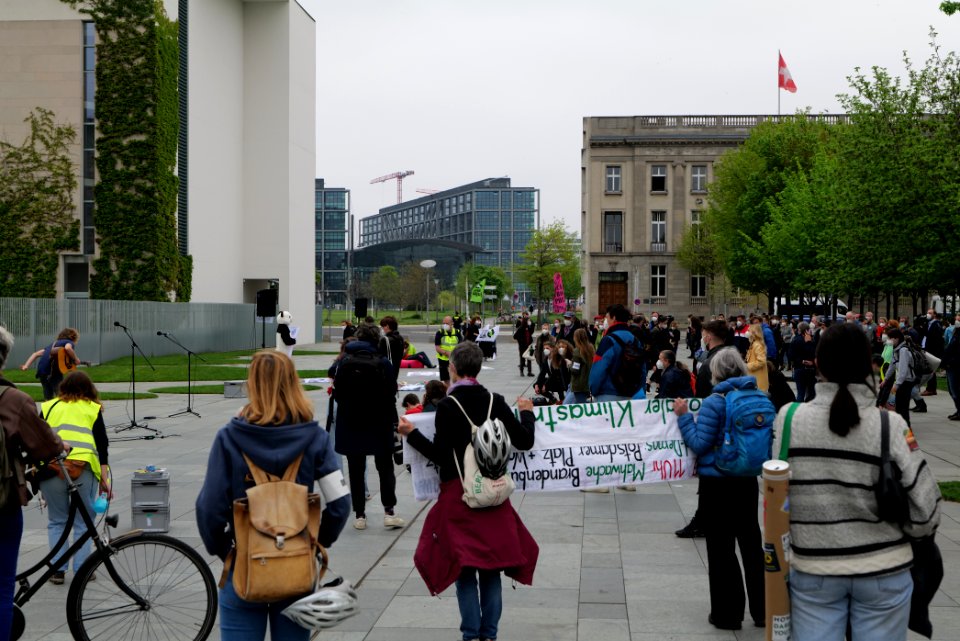 Klimaschutzgesetz human chain Berlin 2021-05-12 28