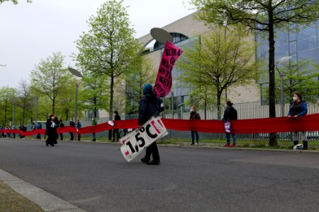 Klimaschutzgesetz human chain Berlin 2021-05-12 81