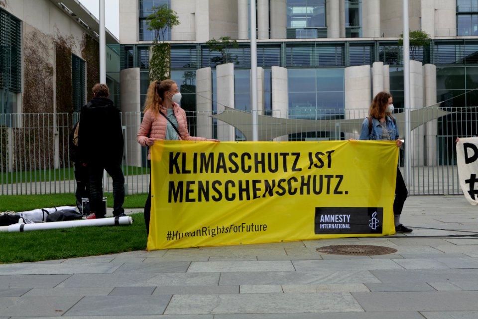 Klimaschutzgesetz human chain Berlin 2021-05-12 01