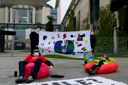 Klimaschutzgesetz human chain Berlin 2021-05-12 06