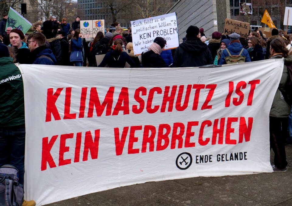 Klimaschutz ist kein Verbrechen, Berlin 08.02.2019 (cropped)