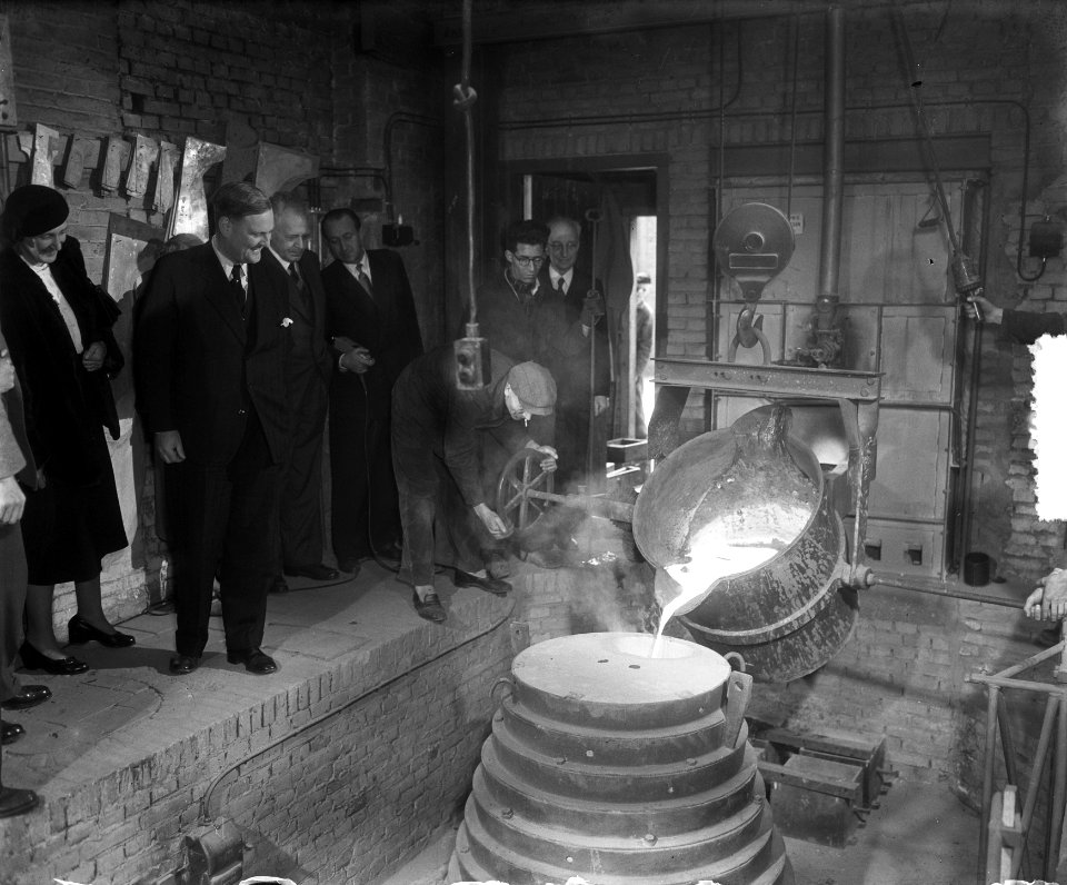 Klokkengieten voor het Nationaal Legermonument Grebbeberg door de firma Eijsbou…, Bestanddeelnr 905-6640
