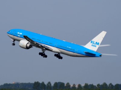 KLM Royal Dutch Airlines BOEING 777-200ER take-off, 25august2013 pic-3