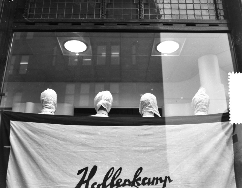 Klu Klux Klan in etalage (figuren), Bestanddeelnr 906-9566