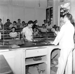 Klaslokaal in de Hendrik MULO-school in Paramaribo, Bestanddeelnr 252-6203
