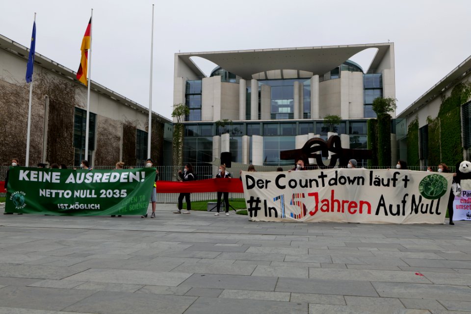 Klimaschutzgesetz human chain Berlin 2021-05-12 96