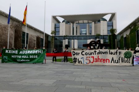 Klimaschutzgesetz human chain Berlin 2021-05-12 96