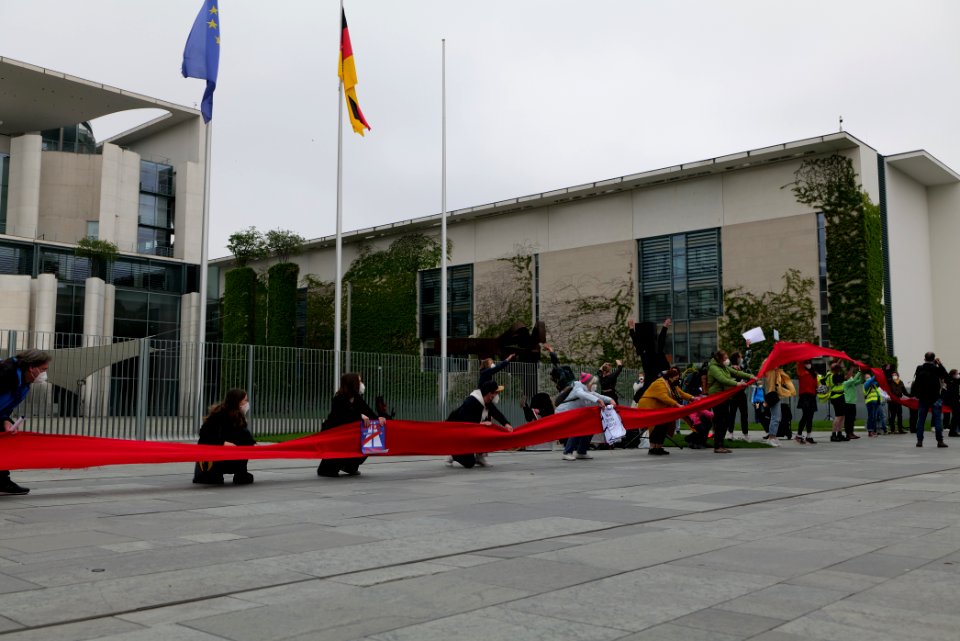 Klimaschutzgesetz human chain Berlin 2021-05-12 102