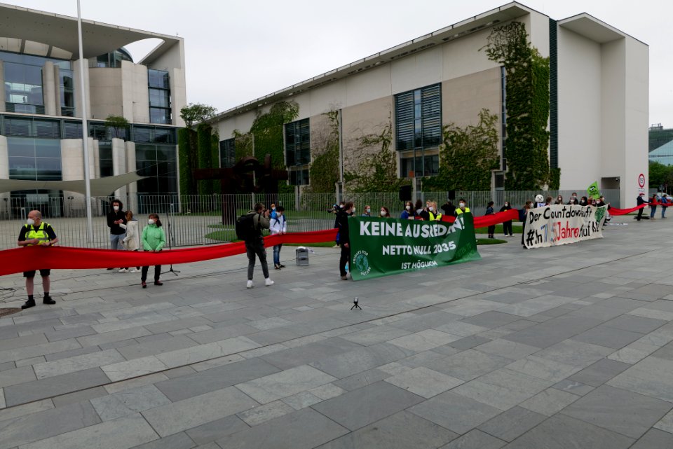 Klimaschutzgesetz human chain Berlin 2021-05-12 109