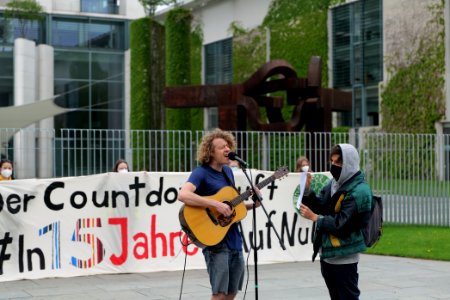 Klimaschutzgesetz human chain Berlin 2021-05-12 21