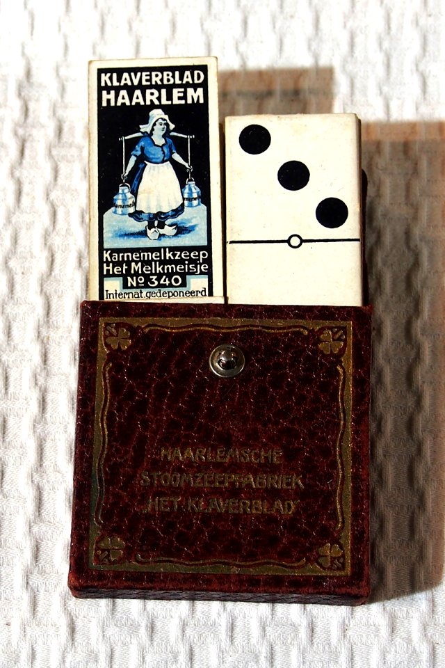 Klaverblad Haarlem Karnemelkzeep Het Melkmeisje domino kaartjes, pic1
