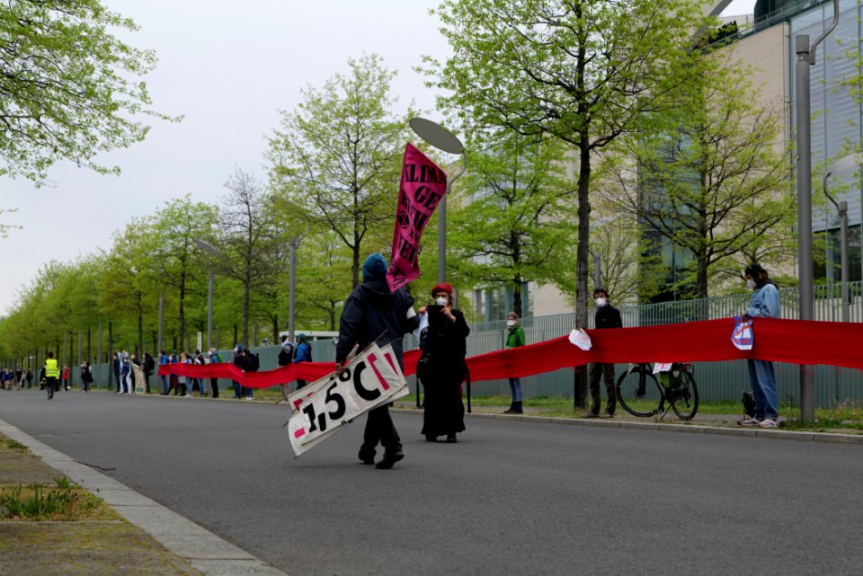 Klimaschutzgesetz human chain Berlin 2021-05-12 84