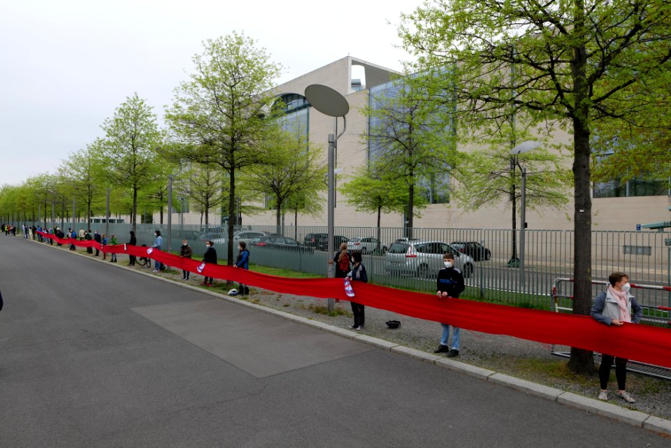 Klimaschutzgesetz human chain Berlin 2021-05-12 76