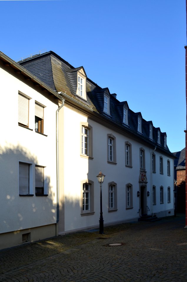 Kirchberg (Hunsrück), Kirchplatz 2