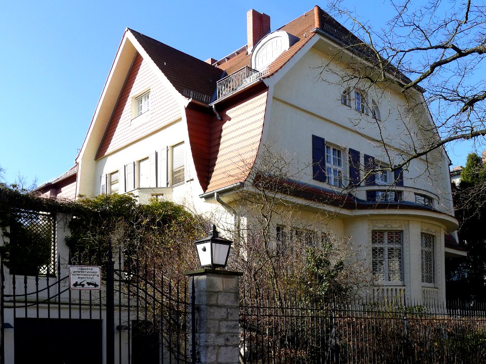 Klaus-Groth-Straße 8 (Berlin-Westend)