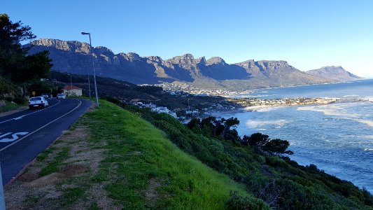 Kloof Road, approaching Clifton