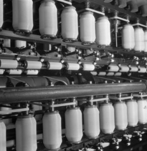Klossen garen in textielbedrijf, Bestanddeelnr 901-4043