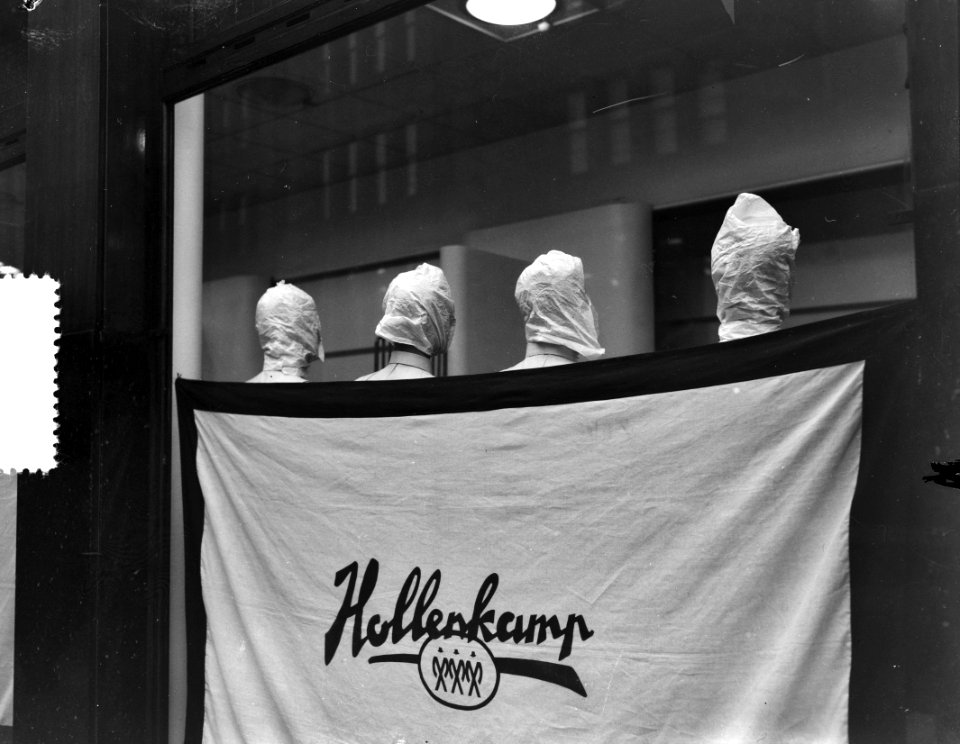 Klu Klux Klan in etalage (figuren), Bestanddeelnr 906-9565
