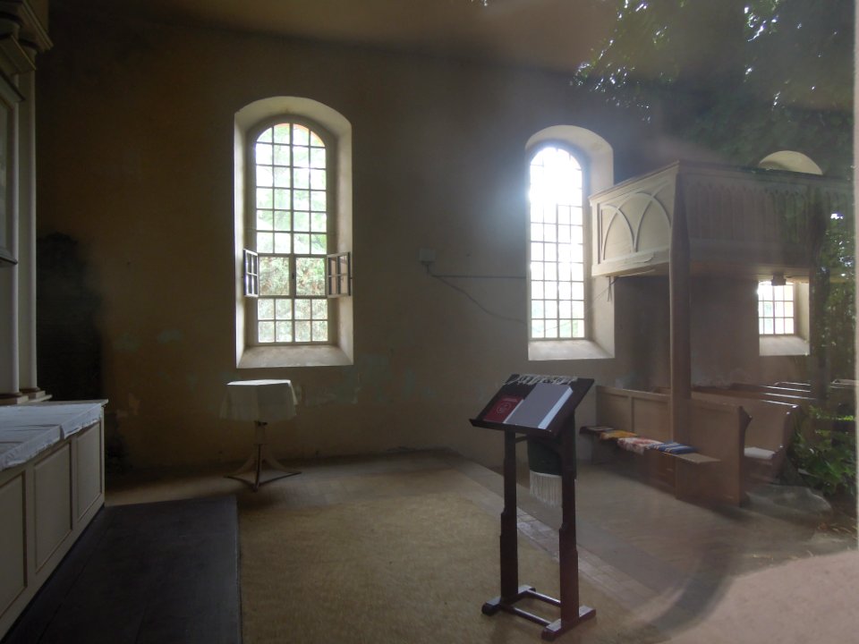 Kirche Dobien -Innenansicht Altar- und Chorbereich von Nord- August 2020
